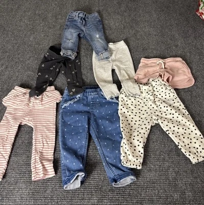 Lote de pantalones de bebé Carter's talla 12-18 meses Foto 1 de 4