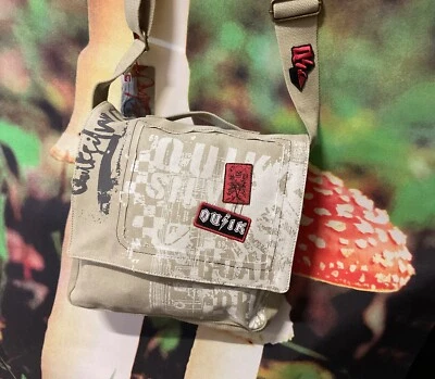 QUIKSILVER Deluxe Canvas Shoulder Bag with adjustable strap and 4 compartments