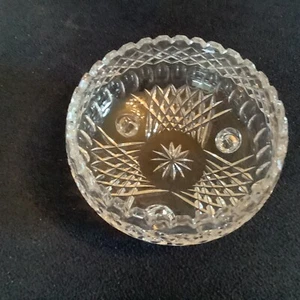 Bellissima ciotola cristallo vetro tagliato bordo seghettato 3 piedi 8” L x 4 3/8” P. BP - Foto 1 di 4