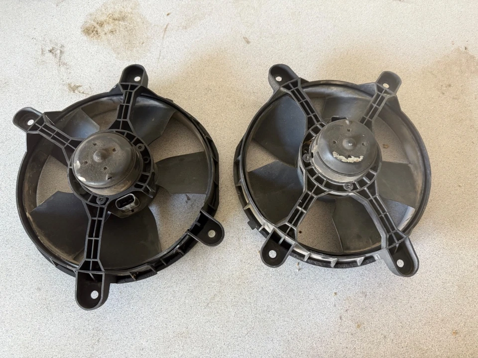 1990-1996 Chevy Corvette LT1 Electric Cooling Fan Fans Pair *Damaged*  - Image 1 of 4