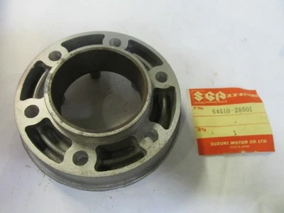 TAMBOR PIÑÓN TRASERO SUZUKI TS185 TS125 TS100 TC185 TC125 100 OEM #64610-28001 Foto 1 de 3