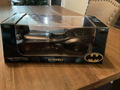 BATMOBILE 1989 BATMAN Movie (KEATON) 1:18 Hot Wheels Metal G7218 NIB Sealed Rare - Image 1 of 4