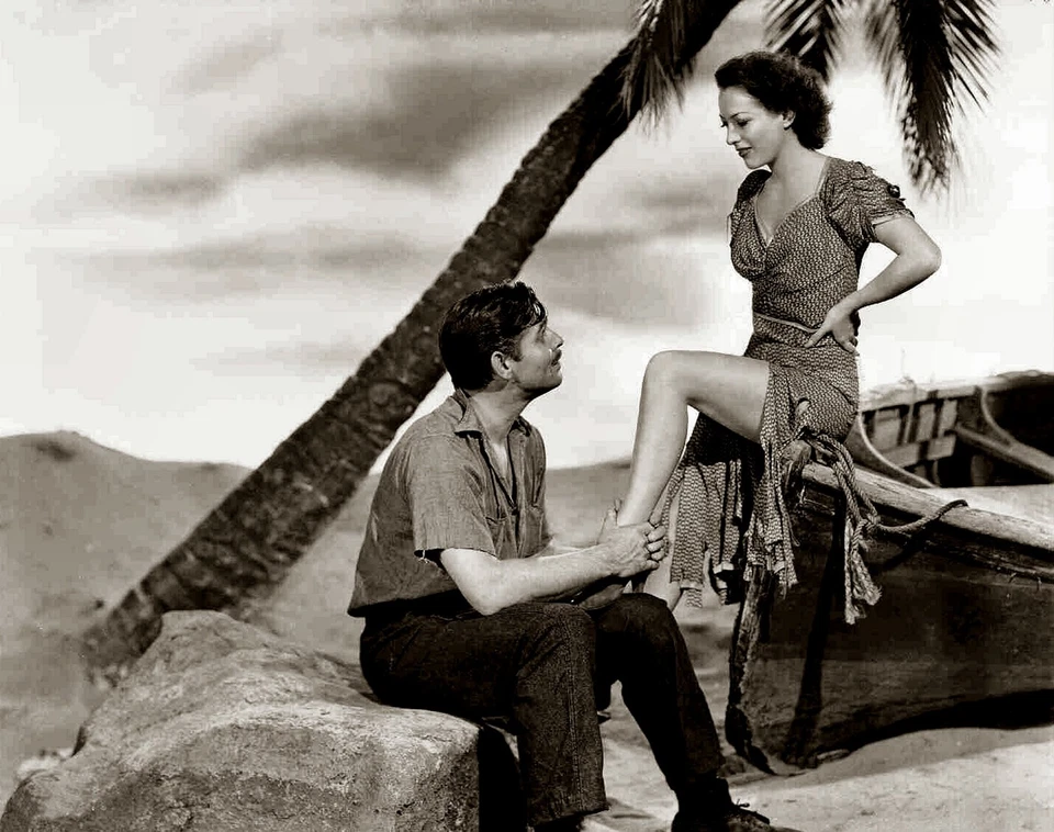 1940 JOAN CRAWFORD & CLARK GABLE in STRANGE CARGO Photo (204-w ) - Image 1 of 1