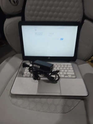 HP Chromebook 14A Pentium Silver AR5B22 1,1 GHz 64 GB SSD 4 GB DDR4  Foto 1 de 4