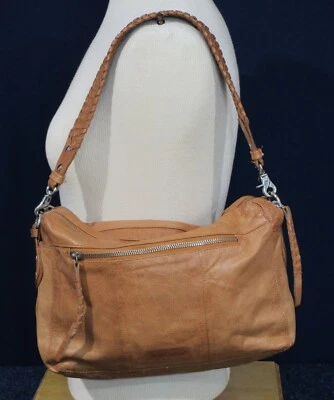 Bolsa de couro camelo Day & Mood Kena grande corpo transversal - Imagem 1 de 4