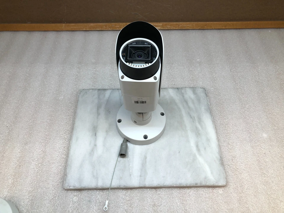 Sony SNC-EB602R True Day/Night Video Over IP IPELA HD Mount Bullet Camera - Image 1 of 4