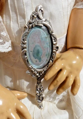 POUPÉE ANCIENNE, ANCIEN MIROIR/ FACE à MAIN MINIATURE métal argenté XIXe - Photo 1/4