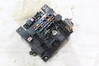 Módulo de caja de fusibles con bloqueo de robo deportivo fabricante de equipos originales Mitsubishi Outlander 2011-2017 8637A647 Foto 1 de 4