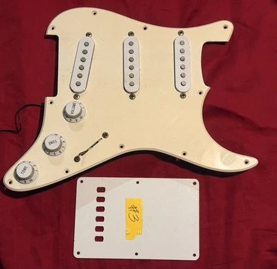 Golpeador Squier Affinity 2000 Strat cargado -3 bobinas individuales Foto 1 de 4