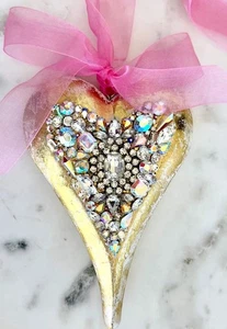 Sacred Heart Embellish - Picture 1 of 3