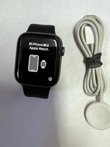 Apple Watch Series 4 44mm Gray Aluminum gps + Cellular Black Sport Band unlocked - Photo 1 sur 5