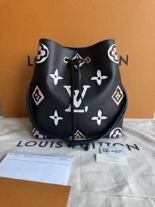 Louis Vuitton Monogram Giant Wild At Heart Neonoe MM Black - Picture 1 of 24