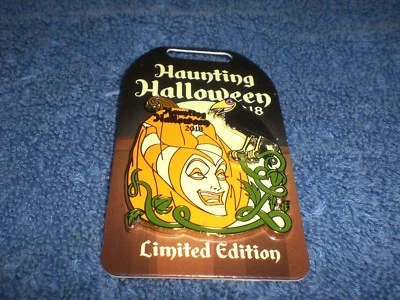 Prendedor Disney 2018 Haunting Halloween Sleeping Beauty Maléfica y Diablo Le    Foto 1 de 3