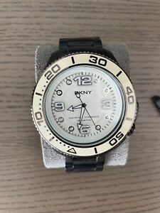 DKNY Dive Watch Model NY-1363 Excellent Condition Original Box!