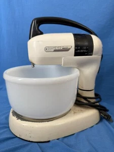 Vintage DORMEYER 10-Speed Model #4000 Stand Mixer w/ 8" Milk Glass Bowl TESTED - Afbeelding 1 van 13