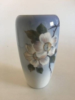 Royal Copenhagen Vase 2630/1049 with Roses - Image 1 of 4