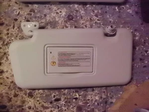 Nissan Note 2009 (E11 Facelift) Sonnenblende links Beifahrerseite - Bild 1 von 1