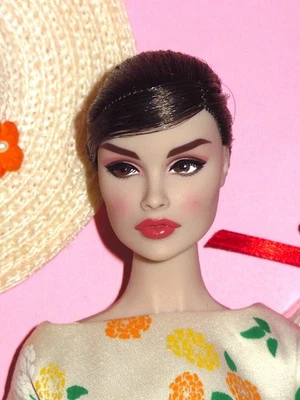 Integrity Toys 2013 Let's Kiss & Make Up 12" Fashion Royalty Doll Gift Set NRFB - Image 1 of 4