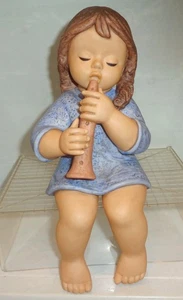 Goebel Nina & Marco: Mädchen mit Flöte, 25cm Figur - Bild 1 von 4