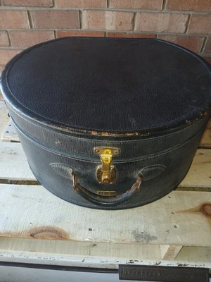 Antiguo Estuche Tren Redondo Negro Baúl Sombrero Caja Cuero Foto 1 de 4