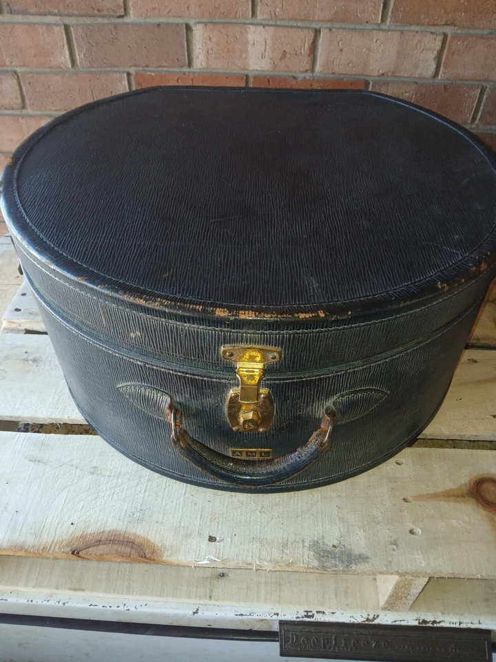 Antiguo Estuche Tren Redondo Negro Baúl Sombrero Caja Cuero Foto 1 de 4