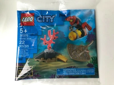 Lego City Ocean Diver Polybag Set 30370 with NEW SPOTTED RAY! 2020 - Image 1 of 2