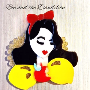 Modern Acrylic 3D Snow White  Girl / Lady ~  Art Deco Inspired Brooch - Picture 1 of 4