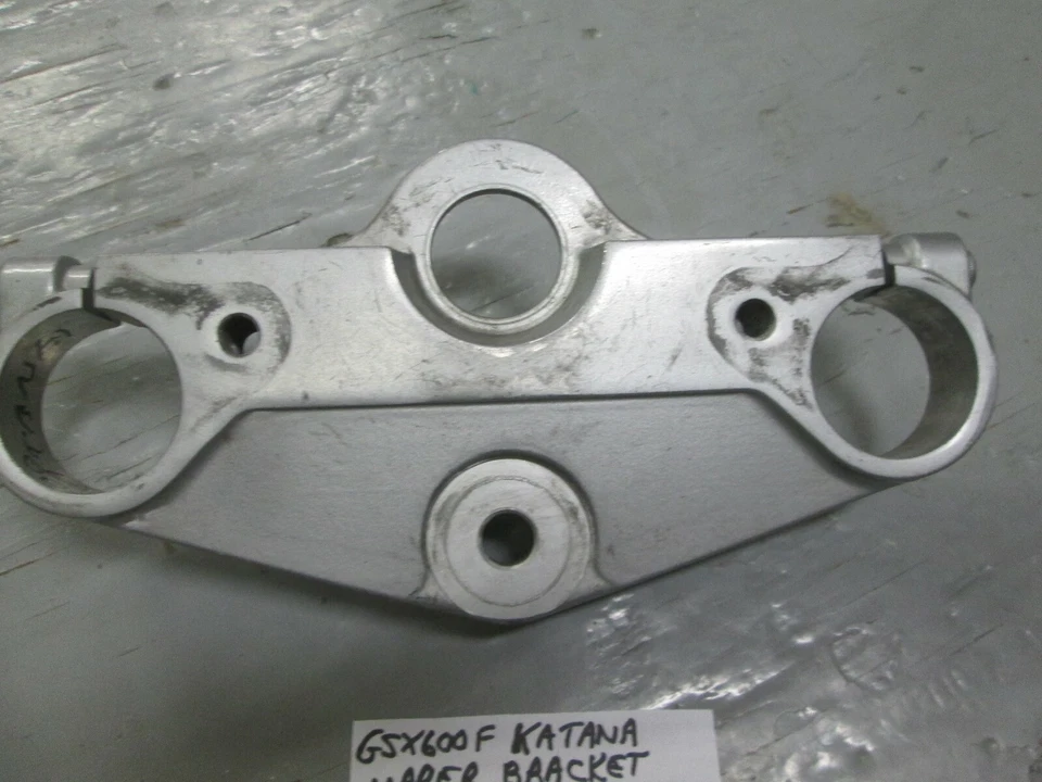  OEM 1988-1997 GSX600F KATANA, PUENTE DE SOPORTE SUPERIOR (TRIPLE) 51311-19C20 Foto 1 de 4