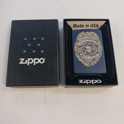 Encendedor Zippo - Insignia de policía azul marino mate Foto 1 de 4