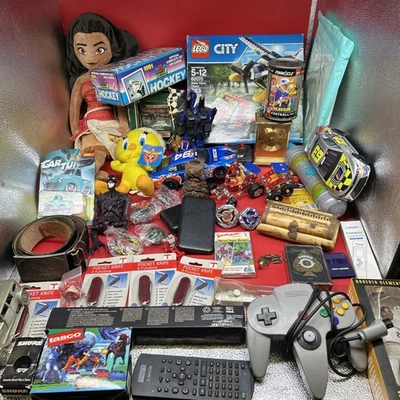 Mixed Lot #A1 Nintendo, Hockey Cards, Pocket Knife, Beyblades, Lego, Clock - Image 1 of 4