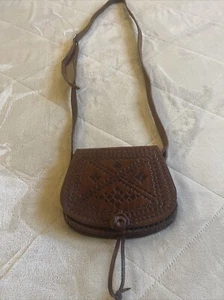 Vintage Engraved Brown Leather Cross Body Shoulder Bag - Picture 1 of 8