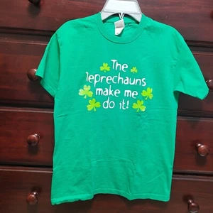 St Patrick’s Day The Leprechaun Made Me Do It Green Youth Boys T-shirt Size L 12 - Picture 1 of 4