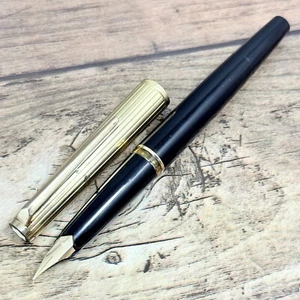 MONTBLANC No.227 PISTON NIB:F 14K-585 FOUNTAIN PEN VINTAGE BLACK GERMANY A416 - Picture 1 of 13