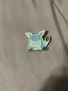 Glaceon Pokémon Enamel Pin - Picture 1 of 2