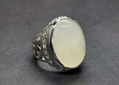 Anillo DureNajaf para hombre conjunto de canales hechos a mano de plata de ley 925 de cuarzo blanco natural Foto 1 de 4