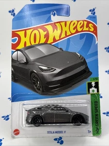 Hot Wheels - Tesla Model Y (Midnight Silver Metallizzato) [Variante Carta]  - Foto 1 di 11