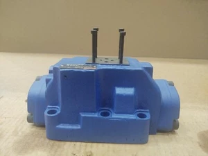 NEW Rexroth 4WEH22W76/6EG24N9ETK33L/B10=AN, Without D03 Pilot Valve - Picture 1 of 8