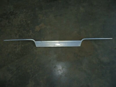 1967 CHEVROLET IMPALA 4 ДВЕРИ / КАПРИЗ ЗАДНИЙ БАГАЖНИК МОЛДИНГ ОТДЕЛКА 67 - Изображение 1 из 4