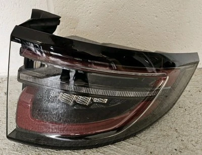 Luz trasera genuina Discovery Sport (L550) Facelift - LR164043 - DERECHA - dañada Foto 1 de 4