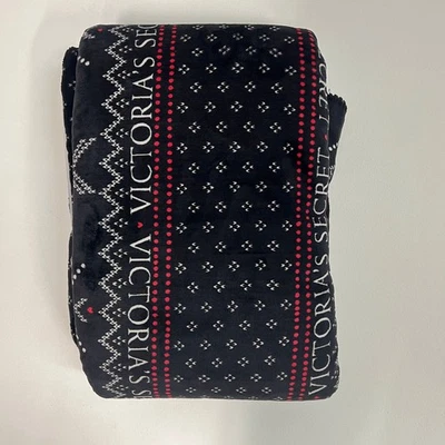 New Victoria's Secret Cozy Sherpa Throw Blanket Black Red Snowflakes Holiday