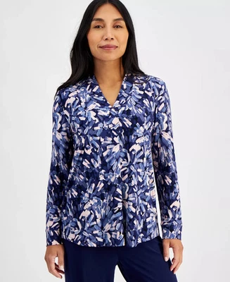 Top AK Anne Klein Petite estampado cuello en V manga larga para mujer PM medianoche múltiple Foto 1 de 4