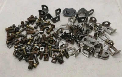 Juego de tornillos, tuercas y soportes Meccano vintage  Foto 1 de 3