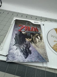 The Legend of Zelda: Twilight Princess (Nintendo Wii, 2006) WITH BOOKLET!!! - Picture 1 of 4
