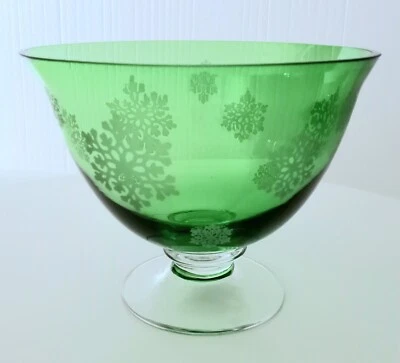 FTD Cristal Grabado Copo de Nieve Navidad Vidrio Verde Pedestal Cuenco/Compota Foto 1 de 4