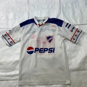 C.N. Camiseta De F. Nacional Montevideo Fútbol Jugadores Firmas Mediana - Imagen 1 de 11