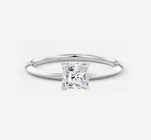Anillo solitario de diamantes cultivados creado en laboratorio con princesa E/VVS de 1/2 quilate de oro blanco de 18 quilates - Imagen 1 de 1