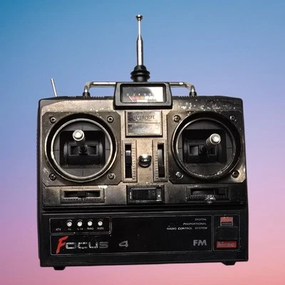Transmisor de control remoto Hitec Focus 4 RC SIN PROBAR  Foto 1 de 4