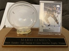 Mario Lemieux Puck and Card Holder Nameplate Case Pittsburgh Penguins NHL
