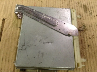 95 1995 Volvo 850 w/o Turbo 4 Valve Engine Control Module Computer ECM - Image 1 of 4