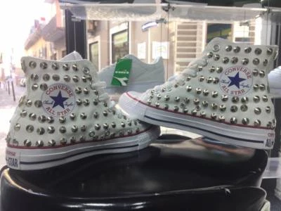 Converse All Star Bianche Alte personalizzate con Borchie Argento Stelle no logo - Immagine 1 di 3